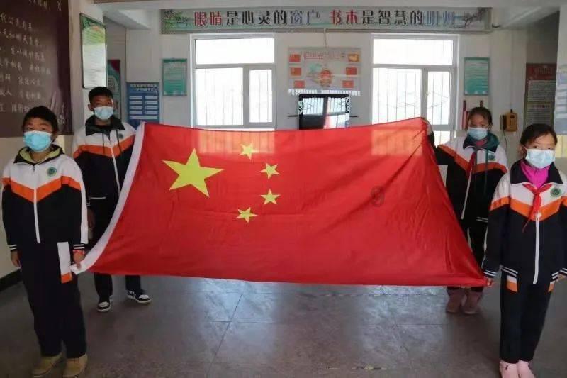 破碎的动物图形