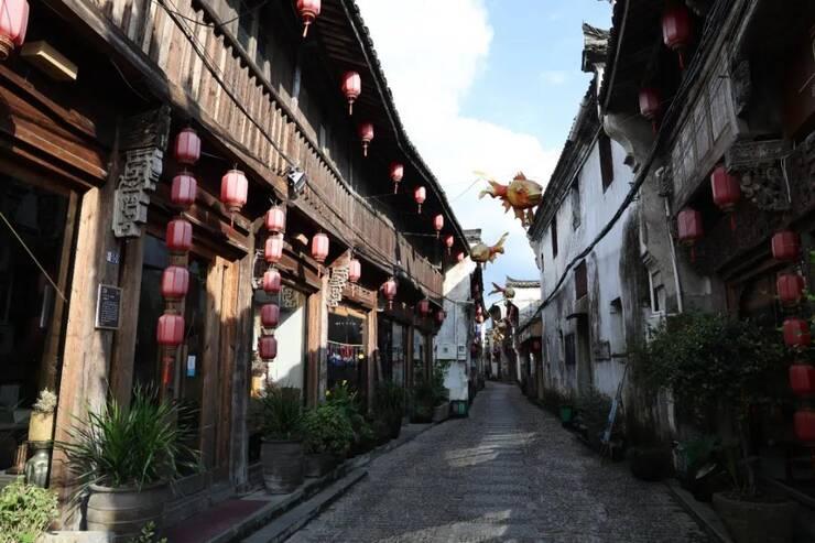 衡阳望族、满门忠烈，唯一的后代在井冈山务农，身世被隐了七十年